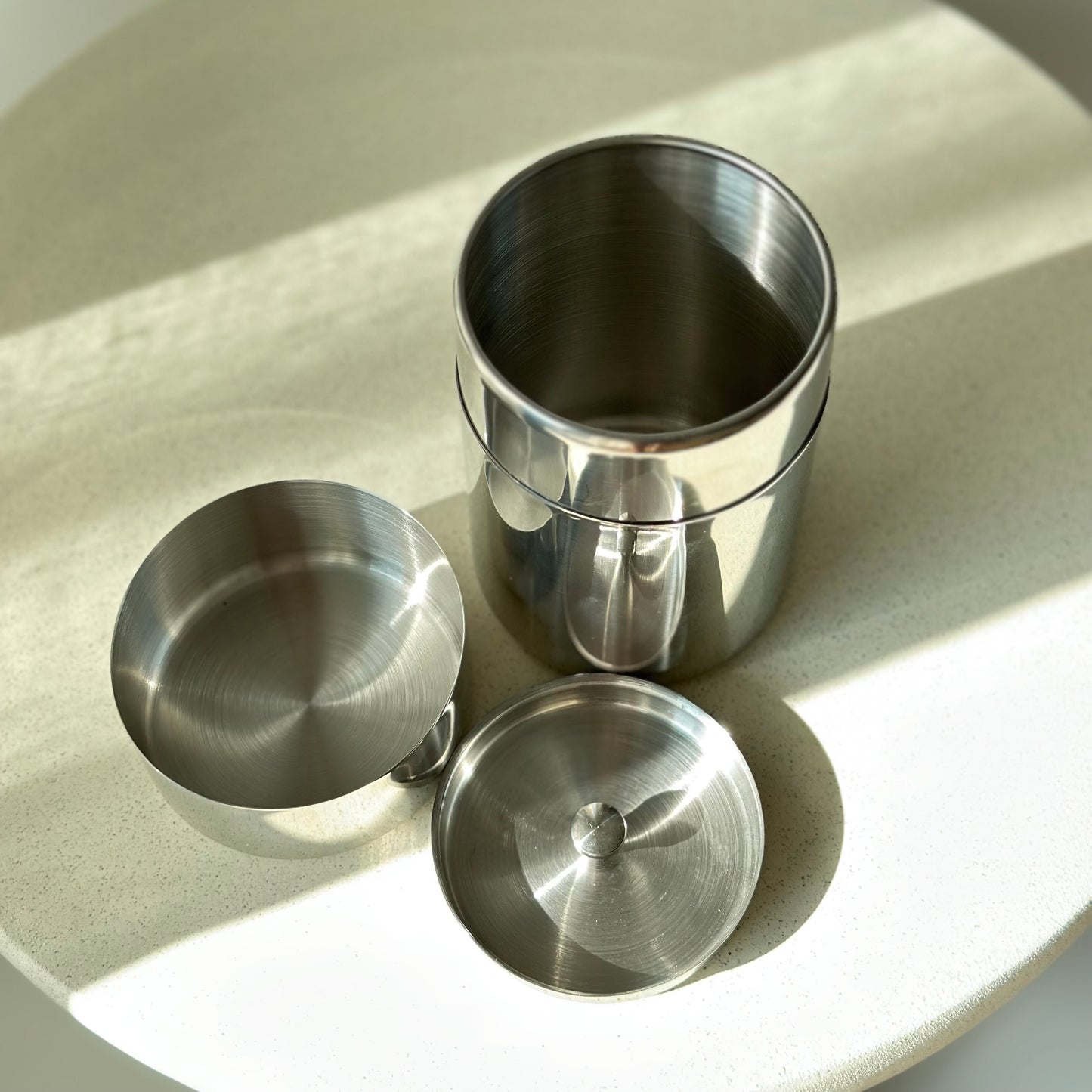 Teedose aus Edelstahl